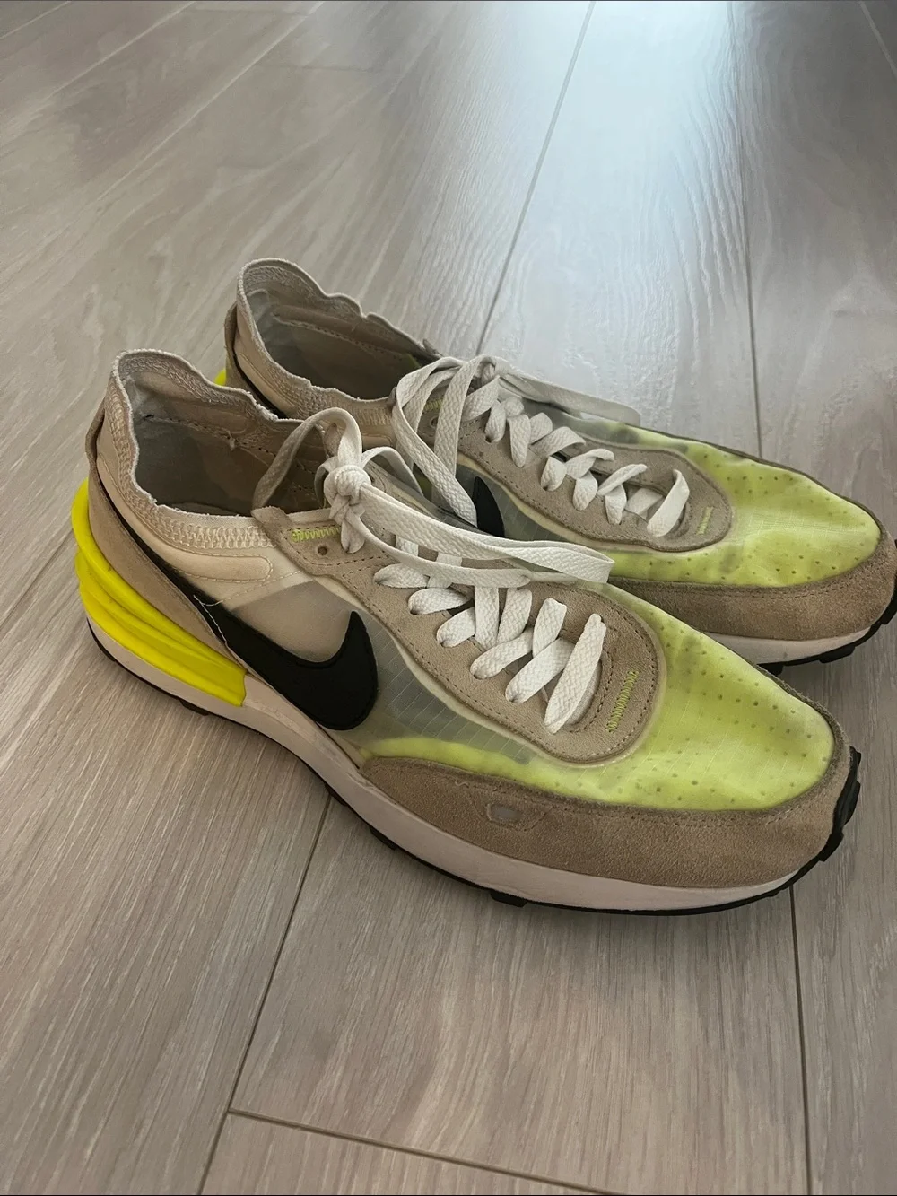 Nike Waffle One Sneakers Women's 8.5 Summit White Electric Green DN4696-101